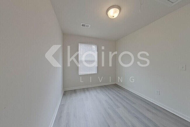 Building Photo - 114 Tybo Dr