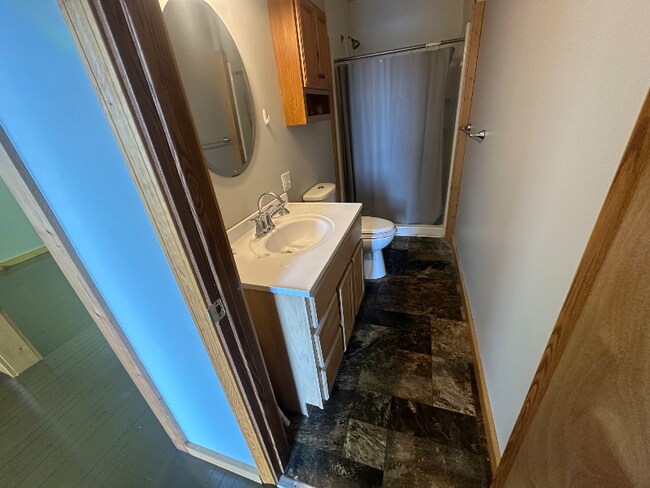 Building Photo - 120 N Main St