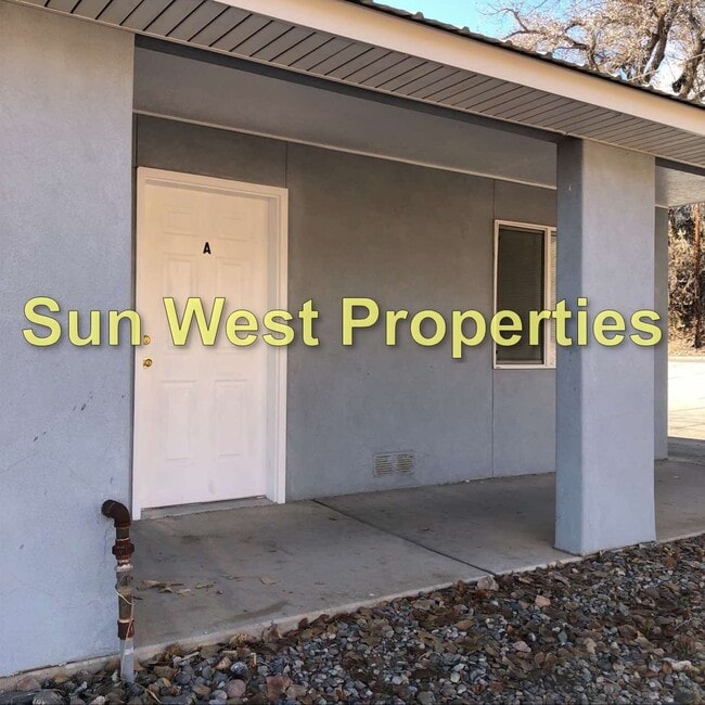 Building Photo - 820 Vine Ave