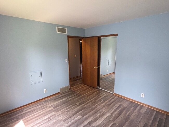 Building Photo - 3 bedroom Mukwonago townhome