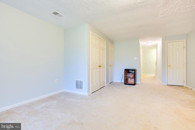 Building Photo - 12867 Mill House Ct
