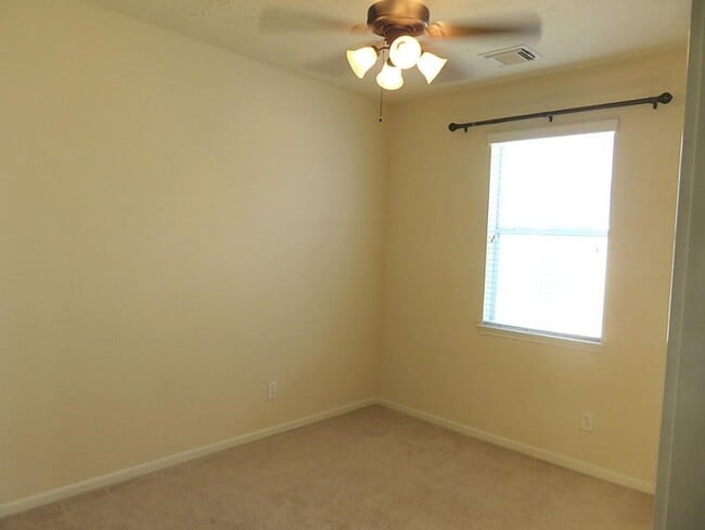 Building Photo - 2723 Calico Creek Ln