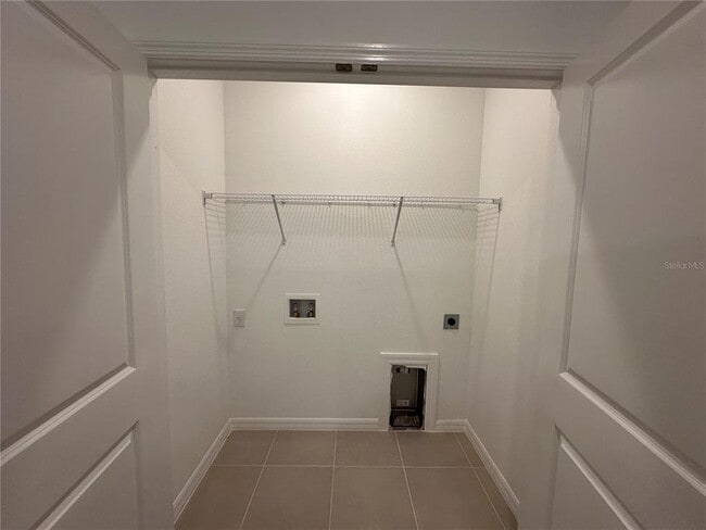 Building Photo - 2395 Bending Bonsai Dr