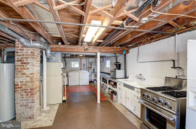 Building Photo - 105 Franklin Rd