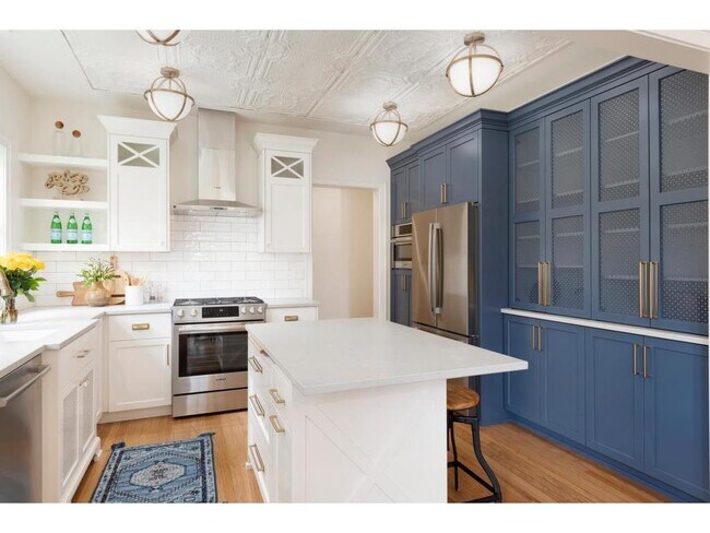 Building Photo - 231 Manitoba Ave