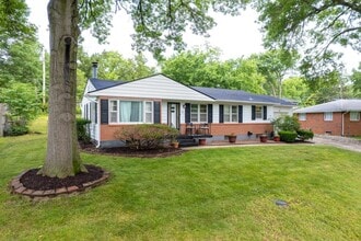 Building Photo - 2 376