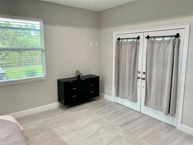 Building Photo - 2129 Lorraine Dr