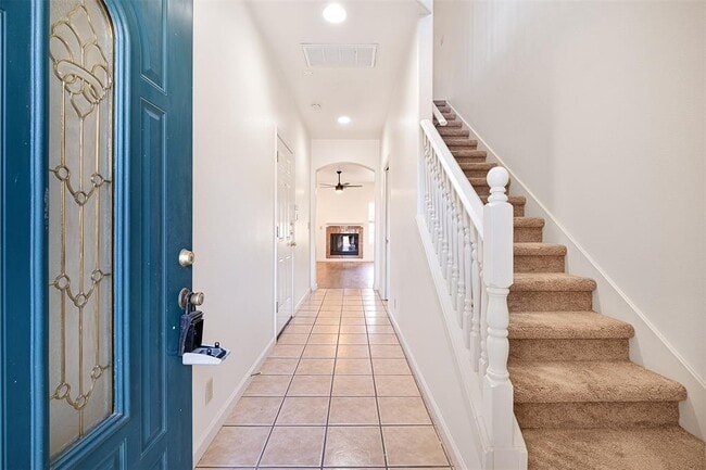 Building Photo - 1003 Canyon Edge Dr