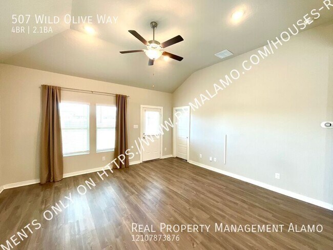 Building Photo - 507 Wild Olive Wy