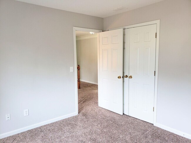 Building Photo - Beautiful 4BR Home In Established Neighborhood.