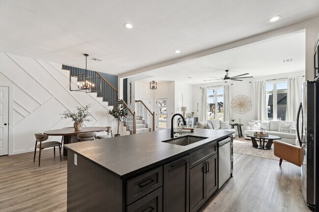 Building Photo - Fully Furnished Home in Broken Arrow