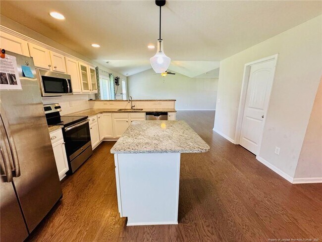 Building Photo - 843 Screech Owl Dr