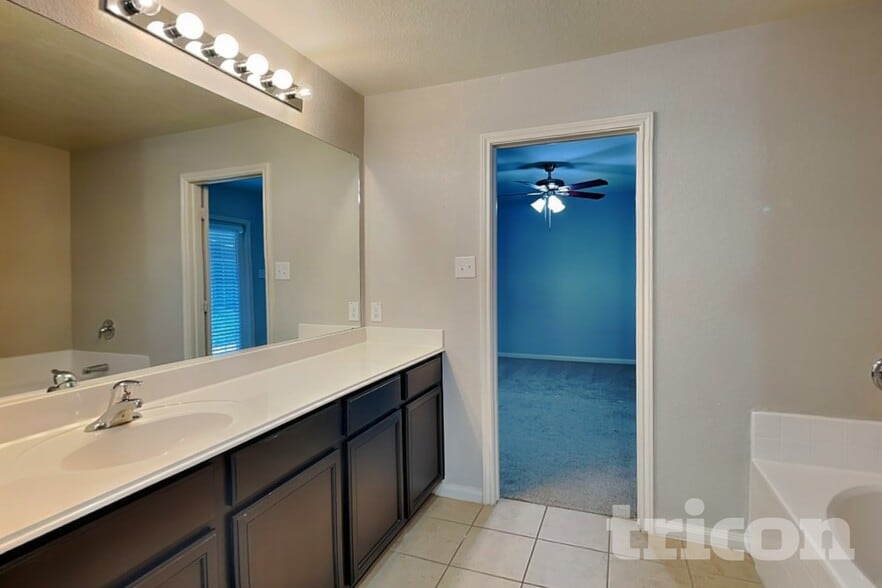 Building Photo - 3414 Summer Mdw