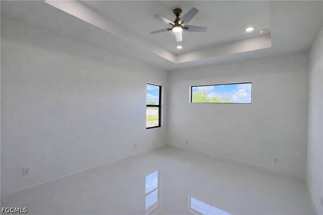 Building Photo - 2102 NW 25th Pl