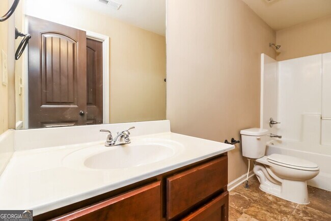 Building Photo - 2107 Juniper Ives Ct SE