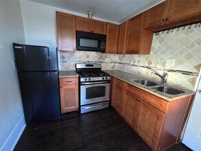 Building Photo - 302 71st St