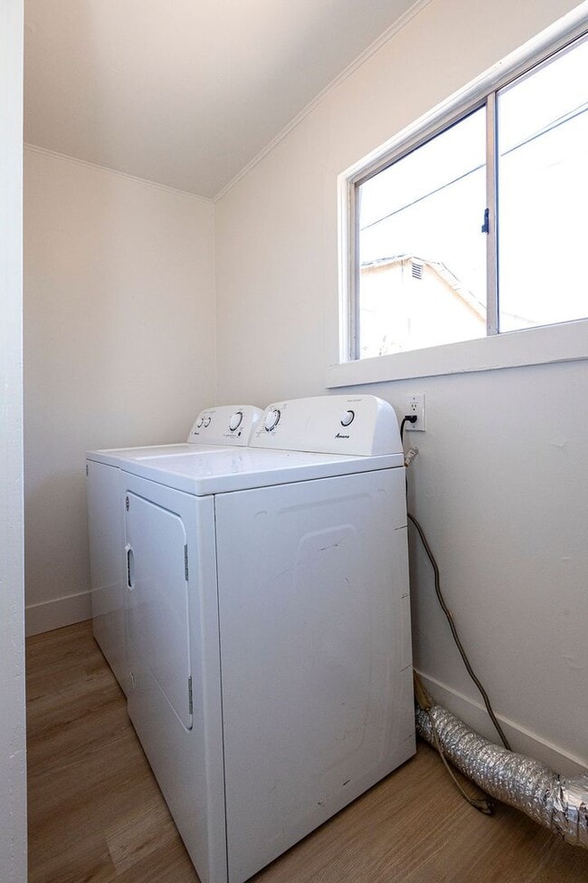 Building Photo - Charming 2BR Back House Near Downtown LA & Dodger Stadium