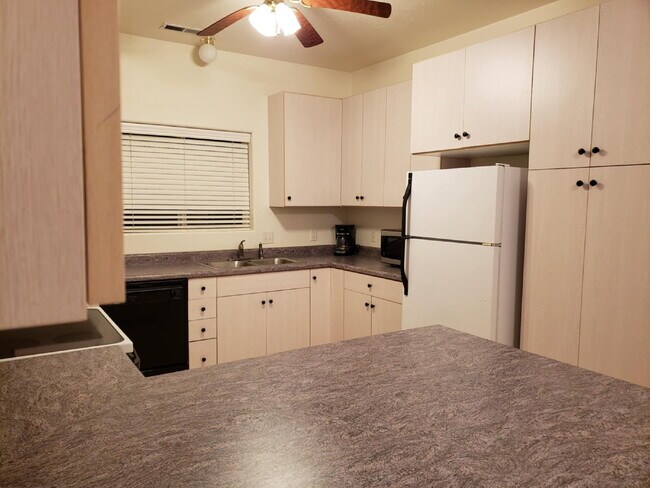 Building Photo - 288 W Diagonal #B  studio/1 Bath