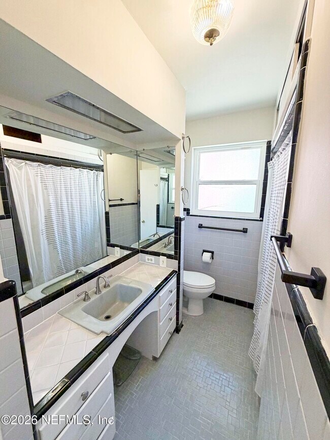 Building Photo - 2936 Riverside Ave