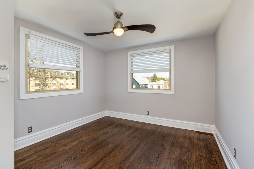 Building Photo - 6533 Clayton Ave