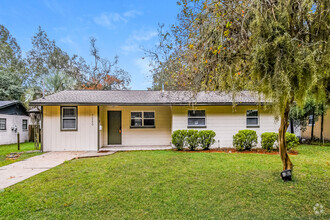 Building Photo - Lovely 3 Bedroom Home