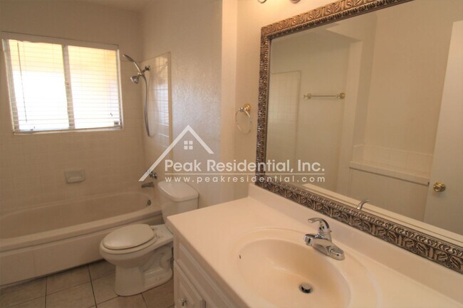 Building Photo - Charming 3bd/2ba Foothill Farms Home With 2 Car Garage!