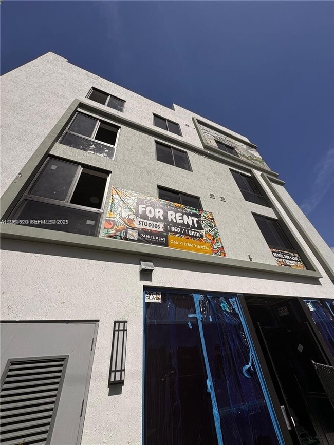 Building Photo - 3422 NW 5th Ave