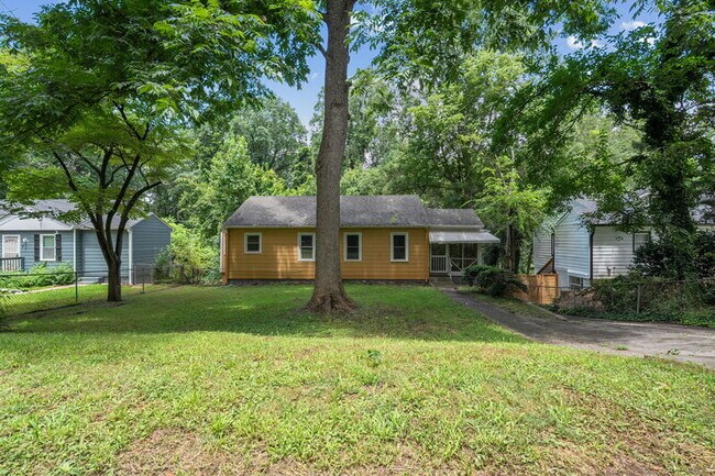 Building Photo - 178 Meador Way SE