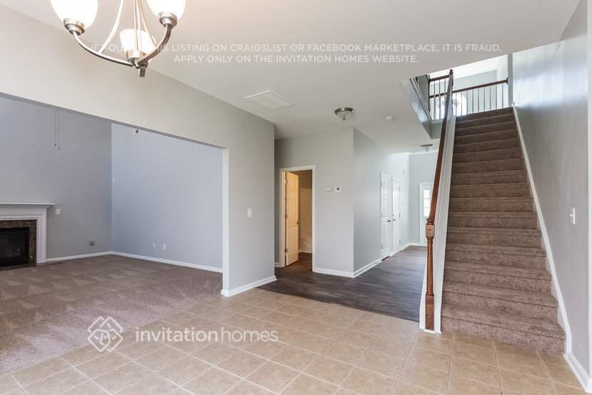 Building Photo - 12120 Palomar Dr