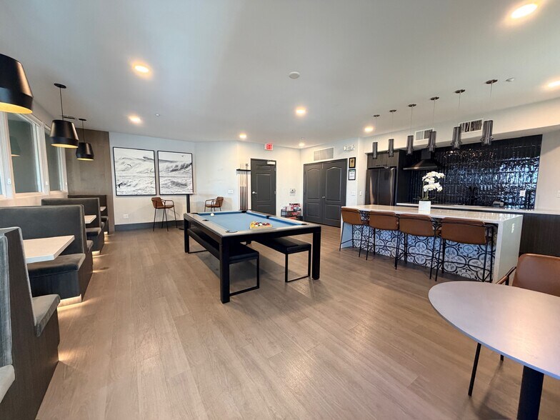 Entertainment and Meeting Room - 3950 Ohio St