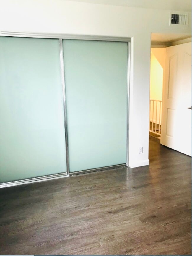 Building Photo - 13012 Riverside Dr