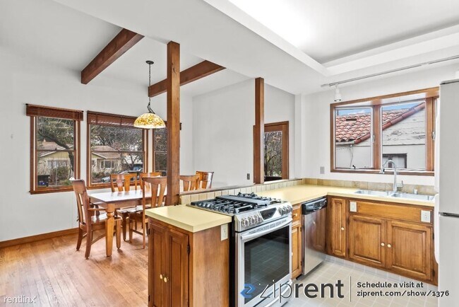 Building Photo - 4 br, 2 bath House - 2280 Hanover St, Palo...