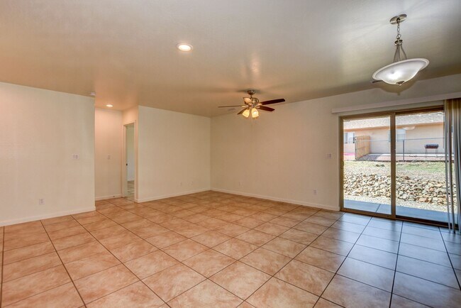 Building Photo - 3850 E Teri Ct