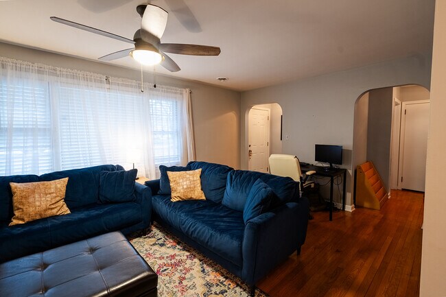 Building Photo - 137 Deep Creek Rd