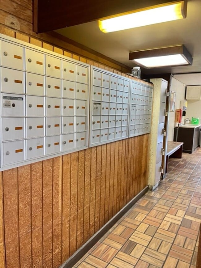 Building Photo - Charming 1-Bedroom, 1-Bath Likini West Unit – Available March 1