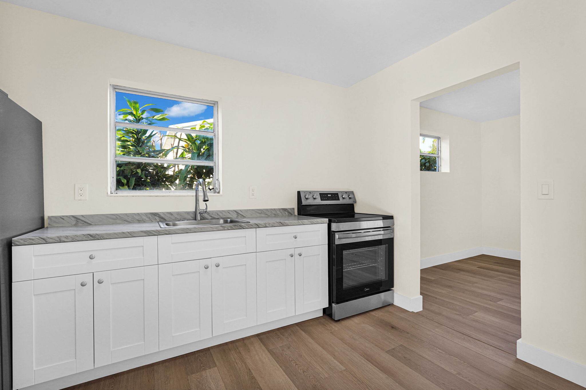 Building Photo - 135 NW 48th Ct