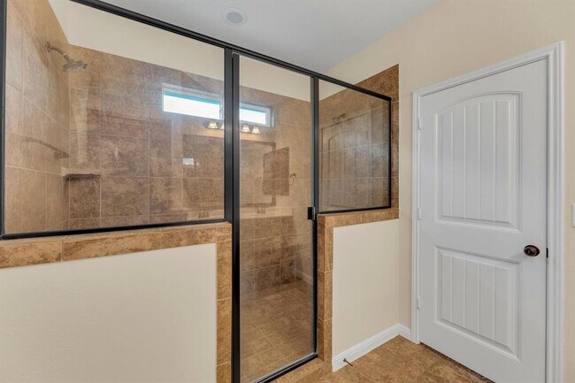 Building Photo - 16421 Pallazo Dr