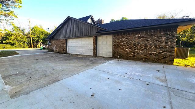 Building Photo - 1700 Kendolph Dr