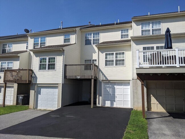 Building Photo - 331 Galway Dr