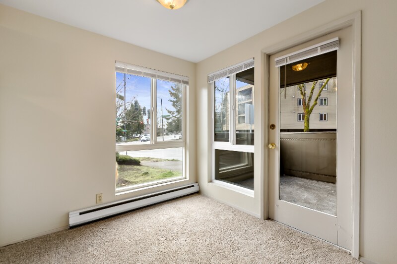 Building Photo - 12520 Roosevelt Way NE