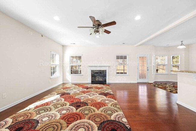 Building Photo - 4860 Pepper Dr
