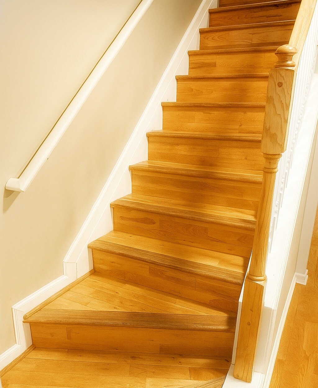 Stairs (hardwood) - 1295 Kilmington Ct