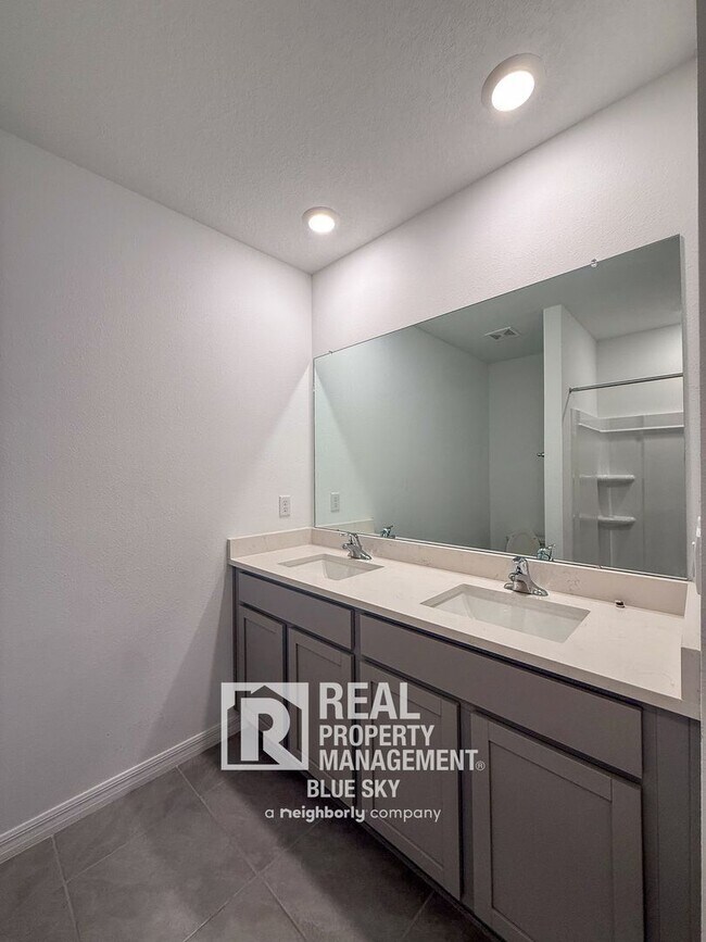 Building Photo - 33290 Darley Dl Trl