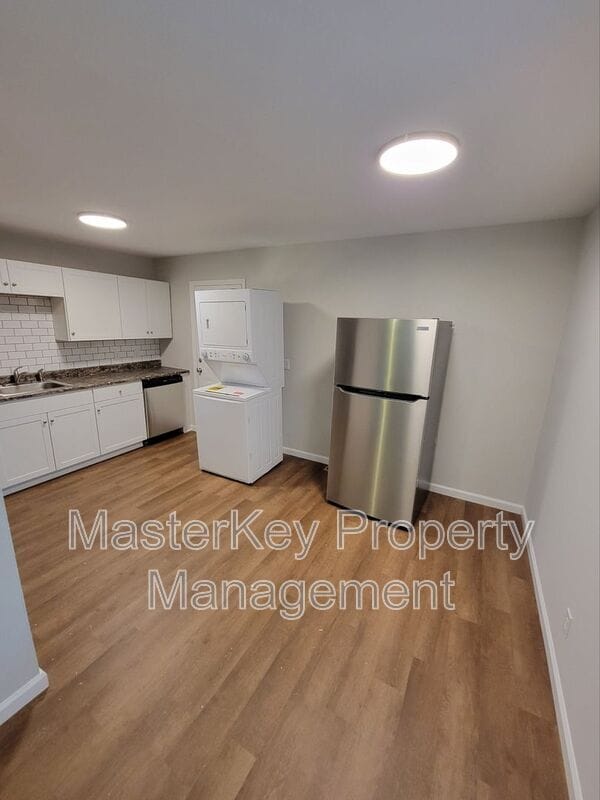 Building Photo - 2406 Quincy St