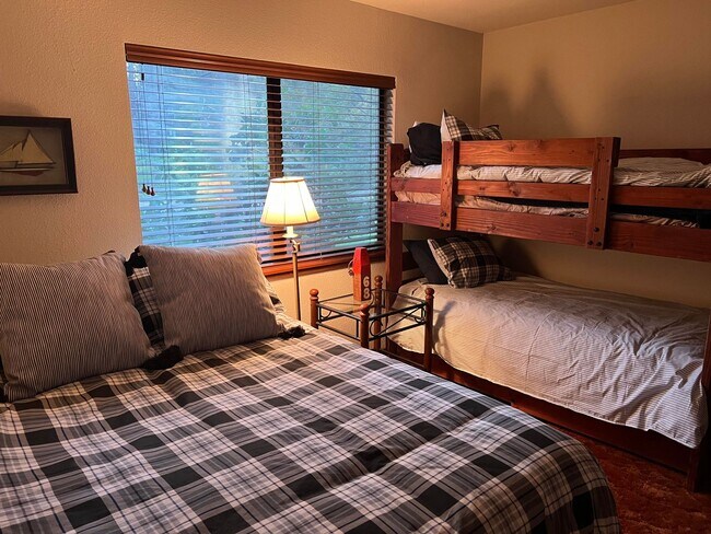 Building Photo - Fully Furnished Breathtaking Lake Views