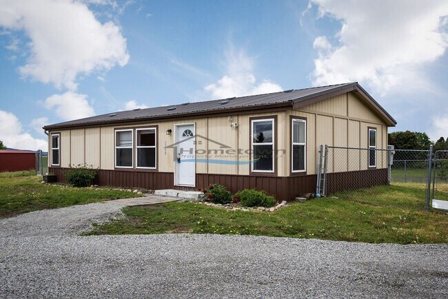 Building Photo - Country Home with Fenced Yard in Hayden!