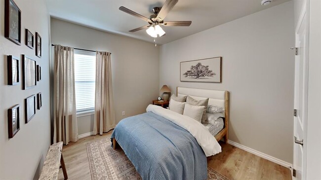 Building Photo - 6801 Labelle Dr