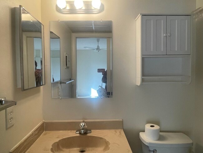 Building Photo - 83 Capri B