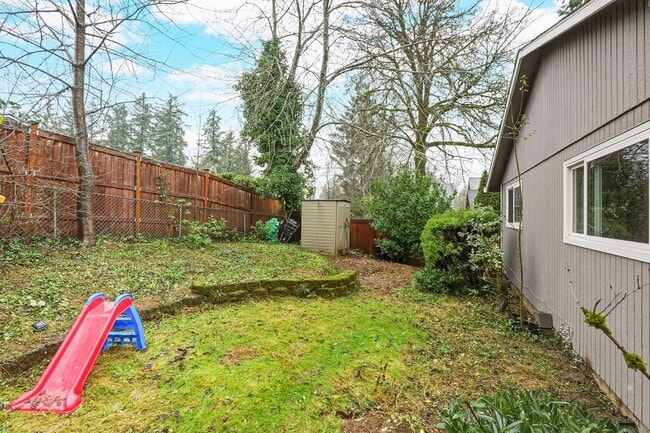 Building Photo - 3 Bedroom, 2 Bath House Near Portland Community College on Quiet Dead-end Street