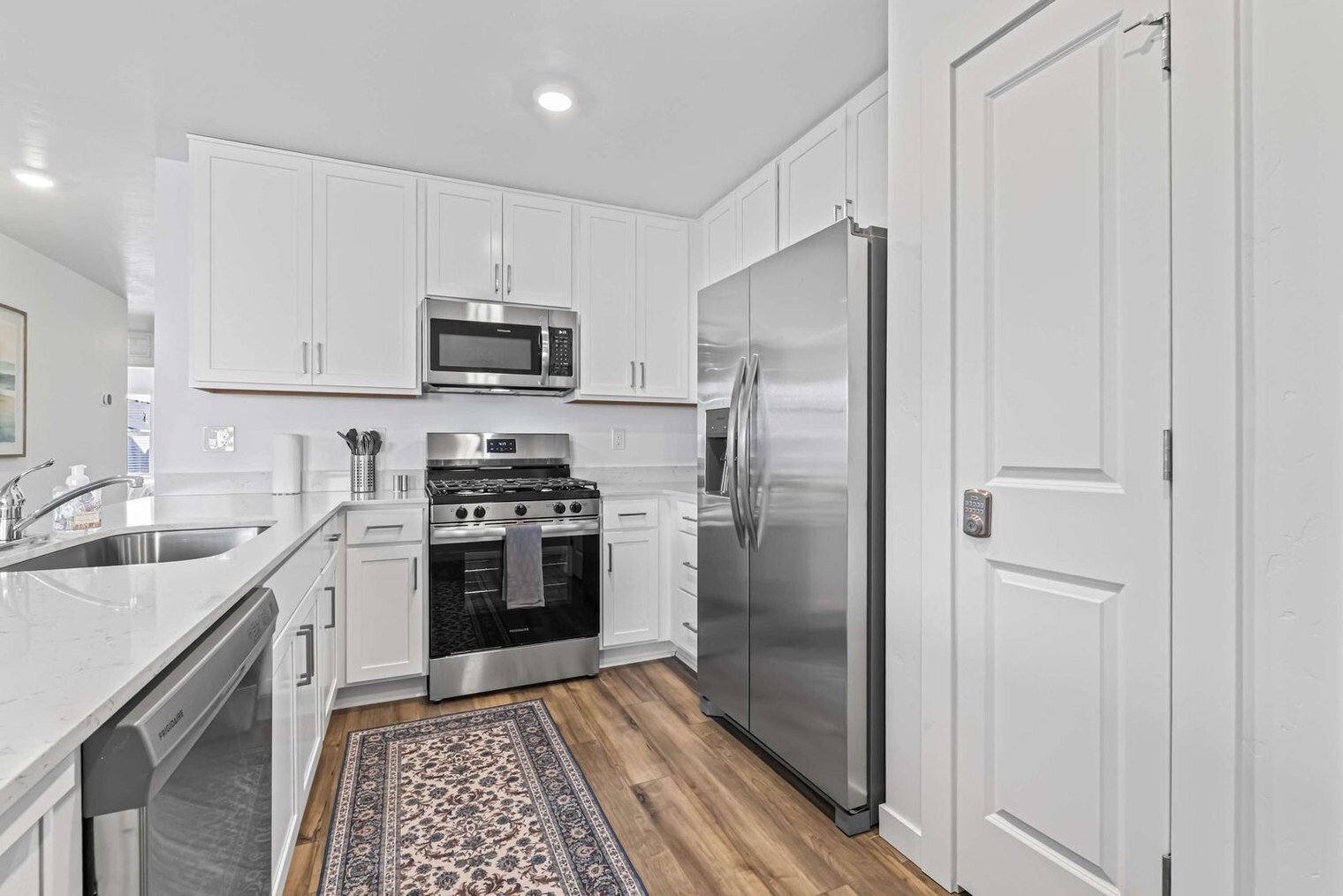 Building Photo - 8648 E Wishmore St